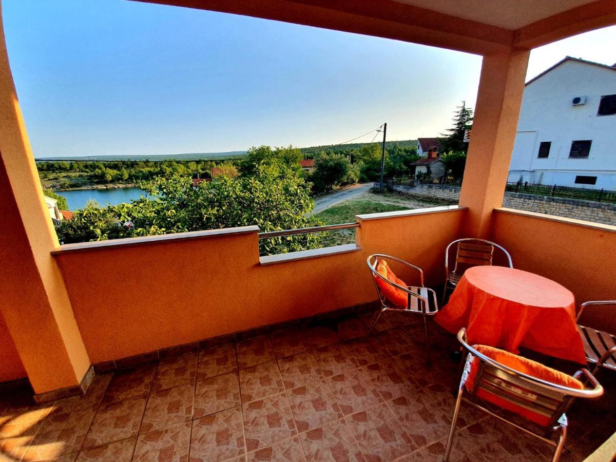Apartmani Desnica Krusevo  Ngoại thất bức ảnh